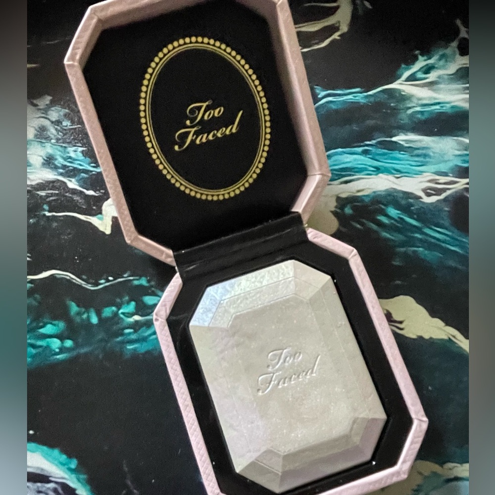 💎🔥Too Faced Diamond Light Highlighter (discontinued)